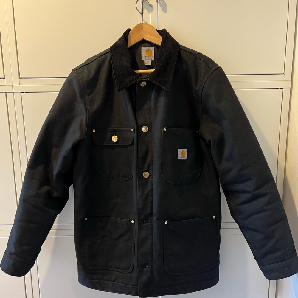 Carhatt Men’s Jacket. Black size S in excellent conditions.